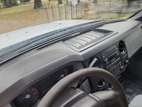 Used 2012 Ford F250 XL w/ XL Value Pkg image 23