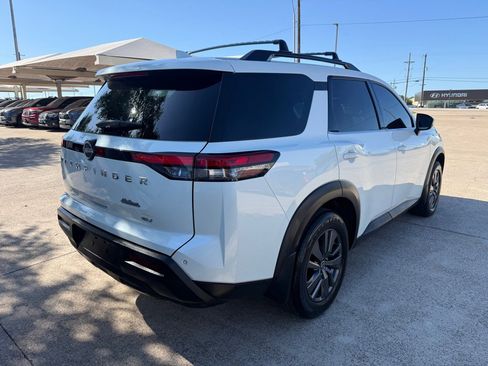 Used 2022 Nissan Pathfinder SV FWD image 7