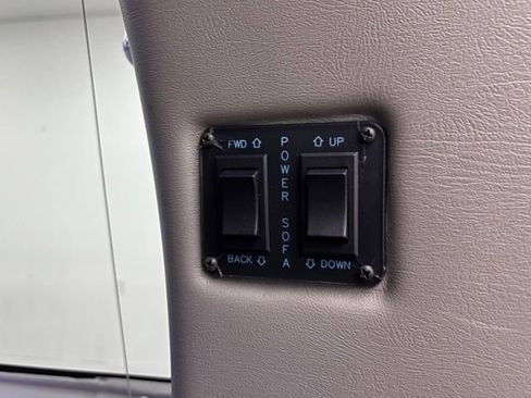 Used 2015 GMC Savana 2500 RWD image 11