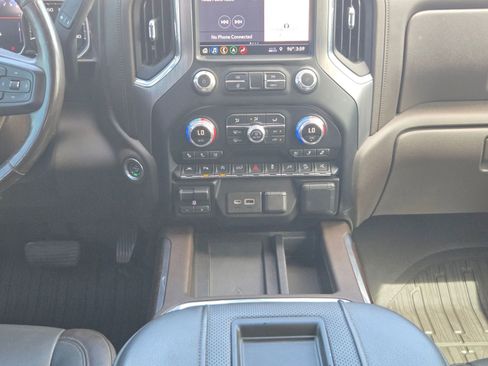 Used 2019 GMC Sierra 1500 Denali w/ Denali Ultimate Package AWD/4WD image 17