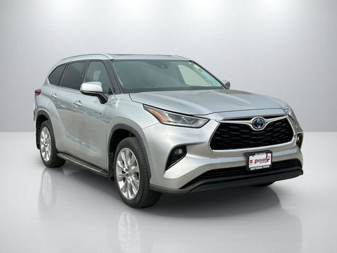 Used 2021 Toyota Highlander Limited AWD/4WD image 3