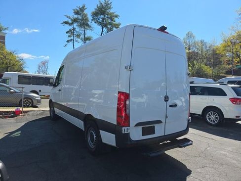 Used 2021 Mercedes-Benz Sprinter 1500 image 2
