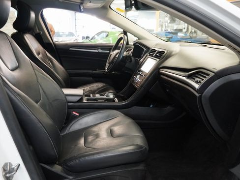 Used 2019 Ford Fusion Titanium image 32