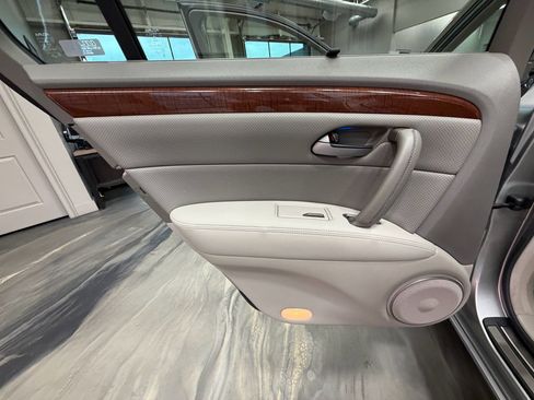 Used 2007 Acura RL w/ Technology Package AWD/4WD image 52