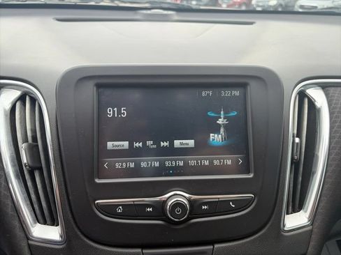 Used 2018 Chevrolet Malibu LT FWD image 22