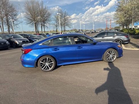 Used 2022 Honda Civic Touring image 12