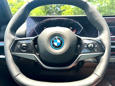 New 2026 BMW i5 eDrive40 RWD image 17