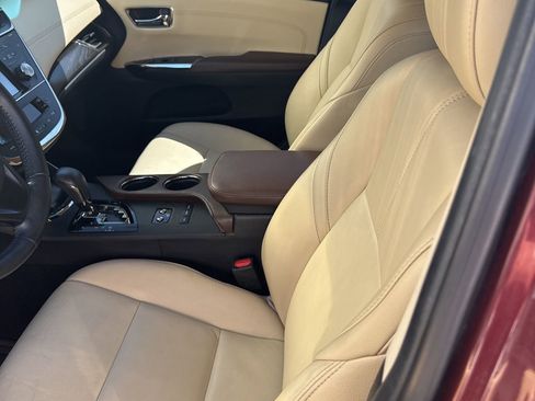 Used 2016 Toyota Avalon XLE image 11