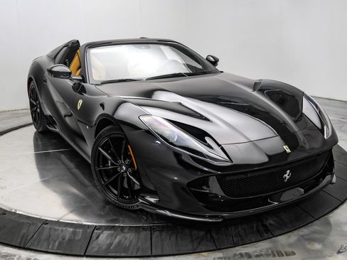 Used 2022 Ferrari 812 GTS RWD image 32