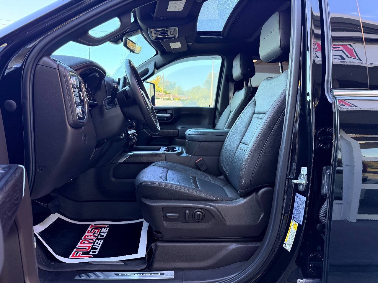 Used 2022 GMC Sierra 3500 Denali w/ Denali Ultimate Package AWD/4WD image 22