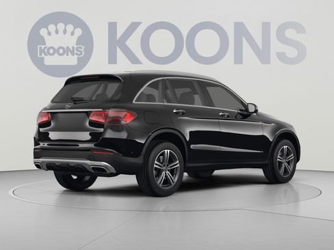 Used 2022 Mercedes-Benz GLC 300 4MATIC w/ Multimedia Package Lite image 4