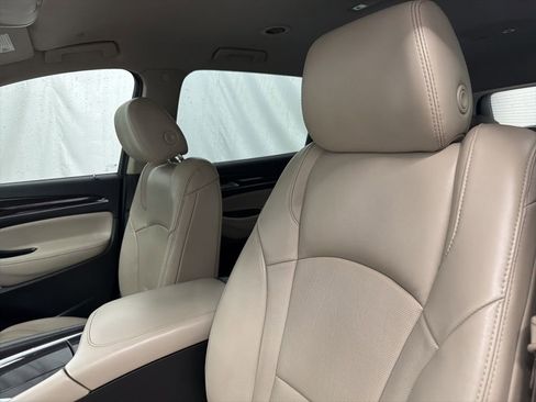 Used 2019 Buick Enclave Essence image 14