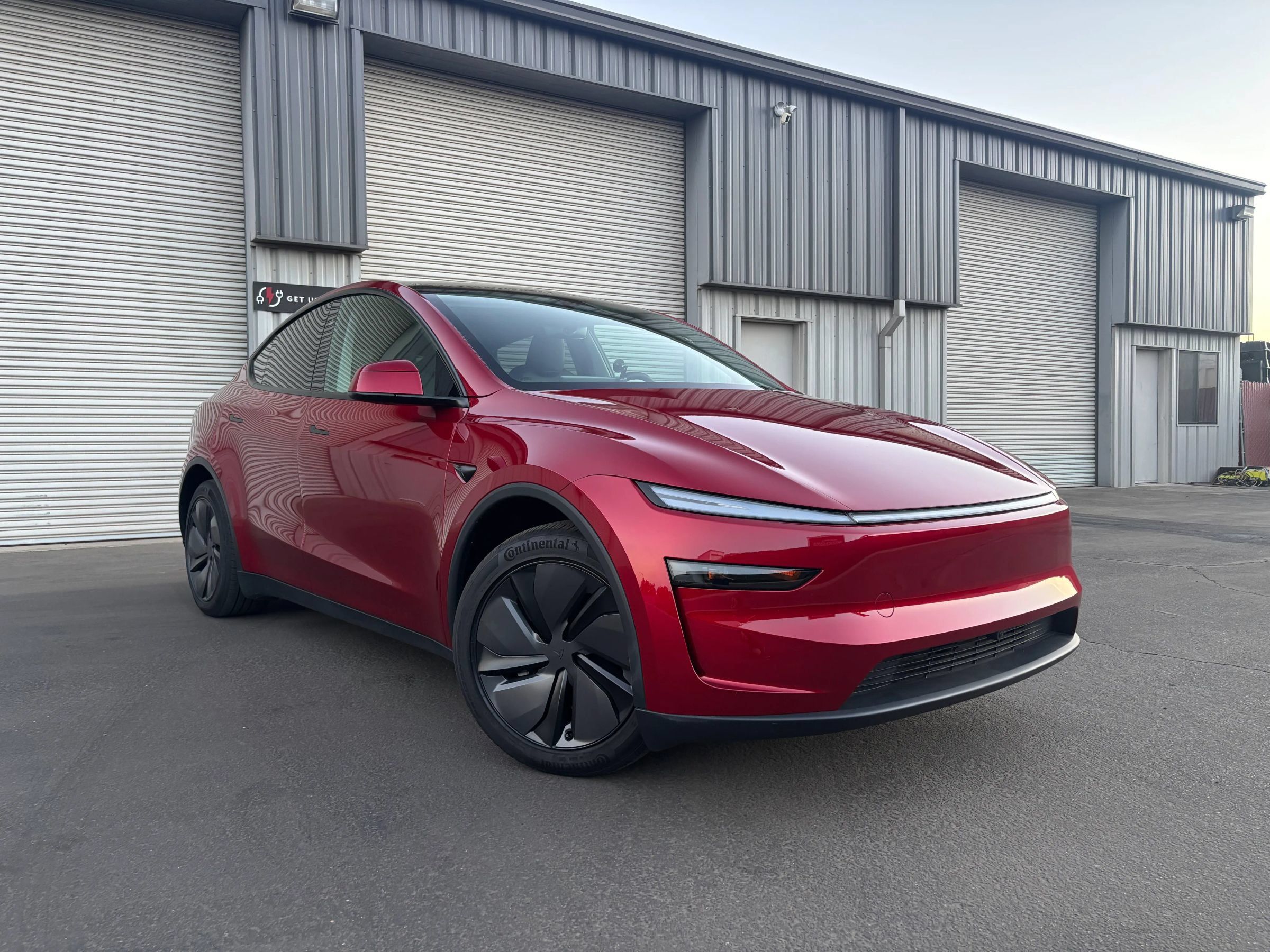Used 2026 Tesla Model Y 2WD image 1