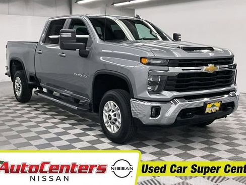 Used 2025 Chevrolet Silverado 2500 LT w/ Convenience Package AWD/4WD image 1
