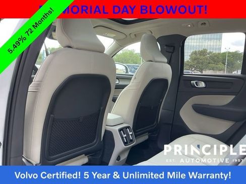 Certified 2023 Volvo XC40 B5 Plus w/ Protection Package Premier AWD/4WD image 32