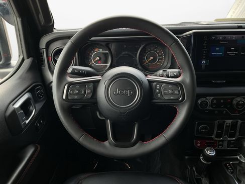Used 2024 Jeep Wrangler Unlimited Rubicon AWD/4WD image 12