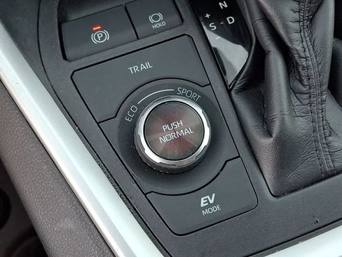 Used 2021 Toyota RAV4 XSE AWD/4WD image 29