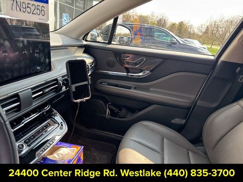 Used 2023 Lincoln Corsair AWD image 13