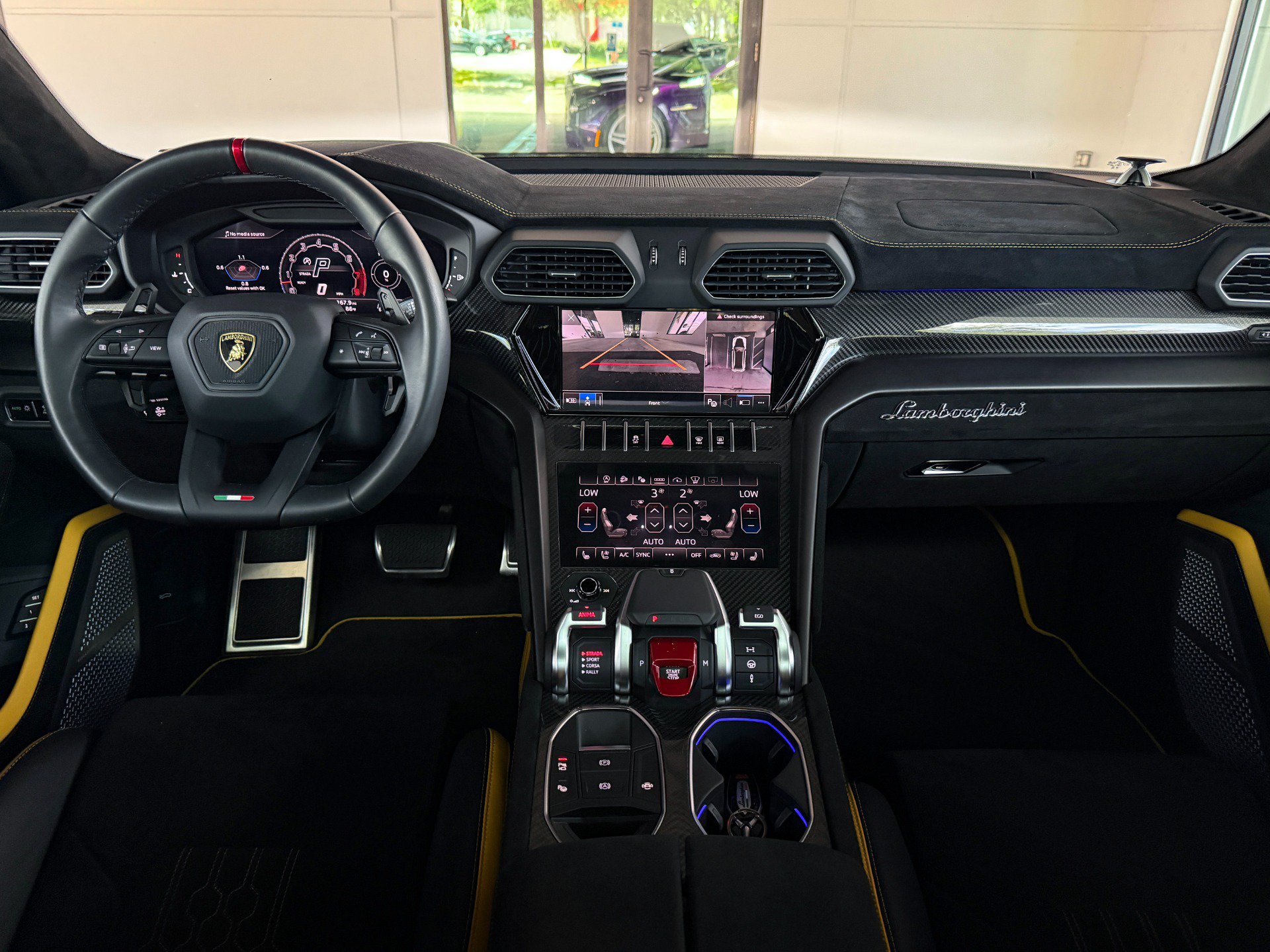 Used 2024 Lamborghini Urus Performante AWD/4WD image 37