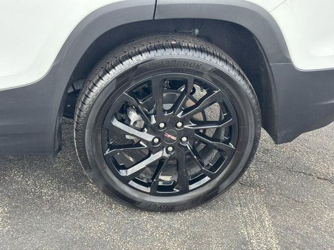 Certified 2024 GMC Terrain SLT w/ Elevation Edition image 9