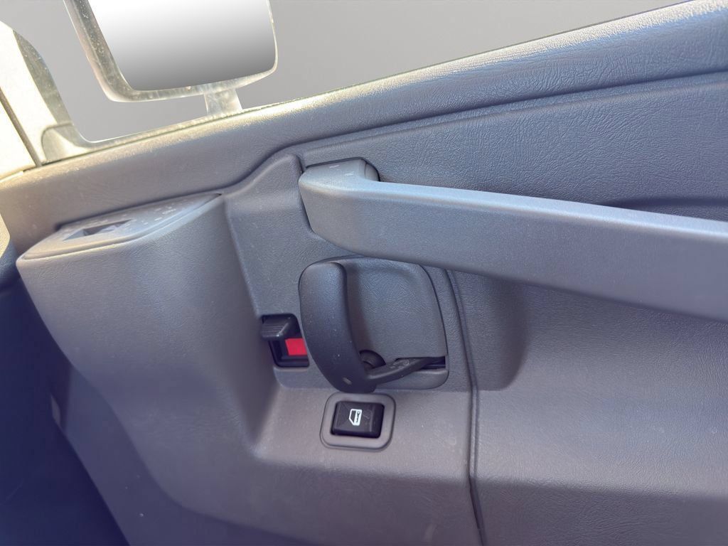 New 2025 GMC Savana 3500 w/ Power Convenience Package RWD image 33