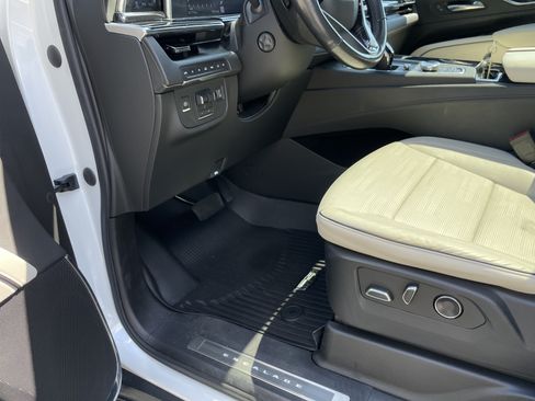 Used 2021 Cadillac Escalade Sport w/ Driver Assist Tech Package AWD/4WD image 16