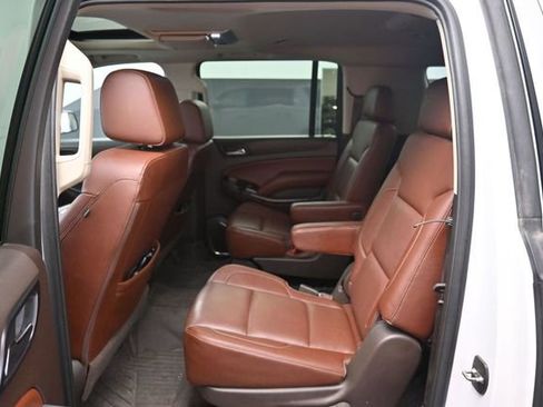 Used 2018 Chevrolet Suburban Premier AWD/4WD image 12