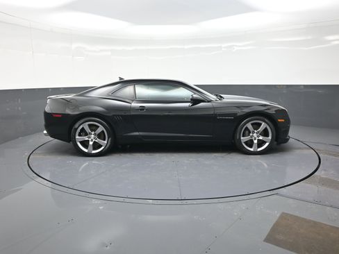 Used 2010 Chevrolet Camaro SS image 2