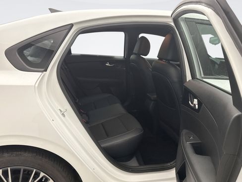 Used 2023 Kia Forte GT-Line image 18