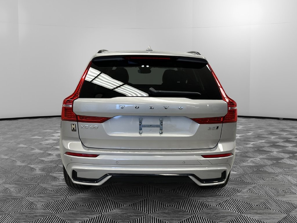 Used 2024 Volvo XC60 B5 Core w/ Climate Package AWD/4WD image 5