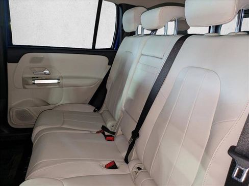 New 2026 Mercedes-Benz GLB 250 image 17
