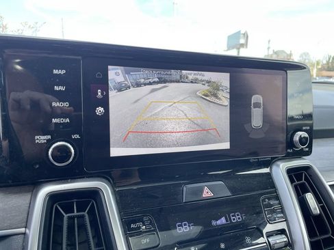 Certified 2022 Kia Sorento EX w/ Panoramic Sunroof Package FWD image 13