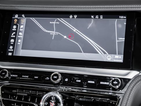 Used 2024 Bentley Flying Spur W12 image 38