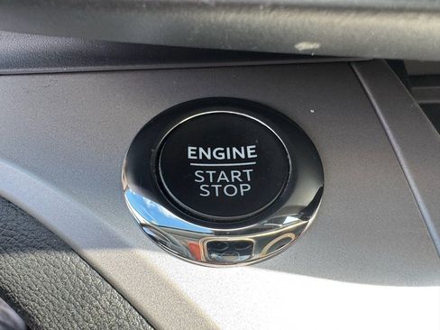 Used 2024 Ford Explorer XLT w/ Equipment Group 202A image 32