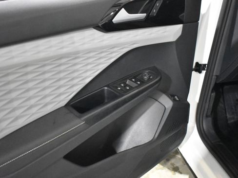 Used 2024 Volkswagen Taos S image 24