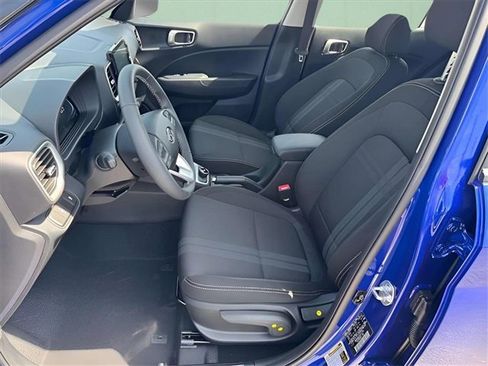 New 2025 Hyundai Venue SEL image 5