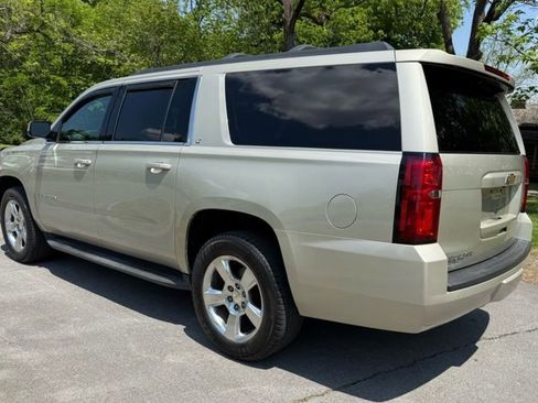 Used 2016 Chevrolet Suburban LT AWD/4WD image 9