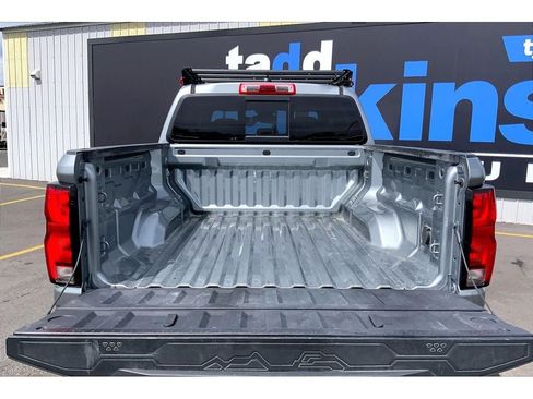 Used 2024 Chevrolet Colorado Z71 w/ Z71 Convenience Package 2 AWD/4WD image 11