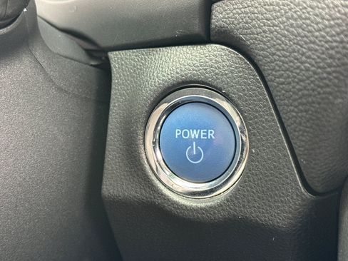 Used 2022 Toyota RAV4 XLE Premium AWD/4WD image 16