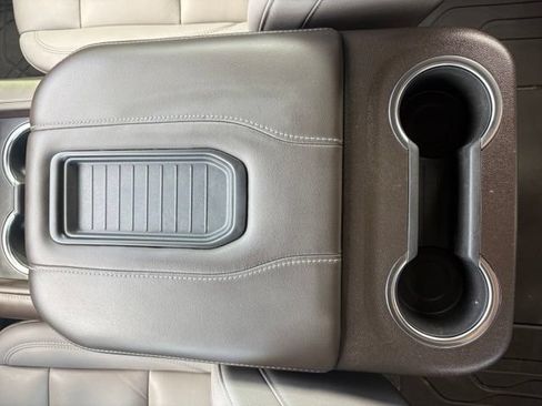 Used 2024 Chevrolet Tahoe Z71 w/ Luxury Package AWD/4WD image 25