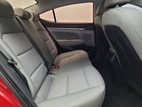 Used 2017 Hyundai Elantra SE image 19