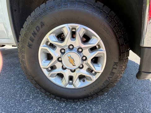 Used 2023 Chevrolet Silverado 2500 LT w/ Convenience Package AWD/4WD image 23