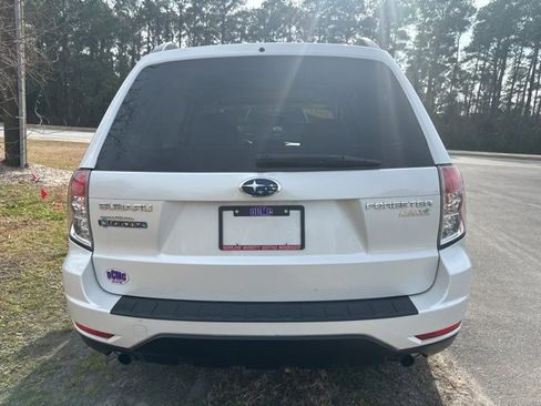 Used 2011 Subaru Forester 2.5X Premium image 5