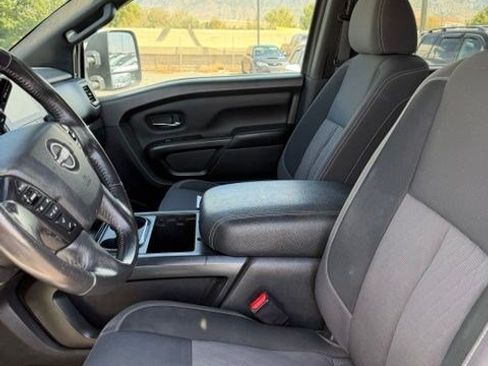 Used 2023 Nissan Titan SV w/ SV Convenience Package AWD/4WD image 14