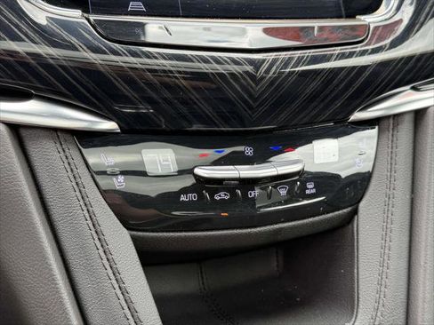 Used 2023 Cadillac XT6 Premium Luxury AWD/4WD image 31