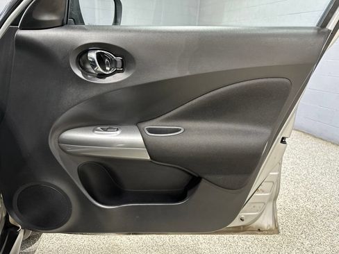 Used 2015 Nissan Juke SV AWD/4WD image 16