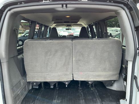 Used 2023 Chevrolet Express 2500 LS RWD image 17