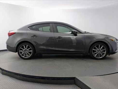 Used 2018 MAZDA MAZDA3 Touring FWD image 9