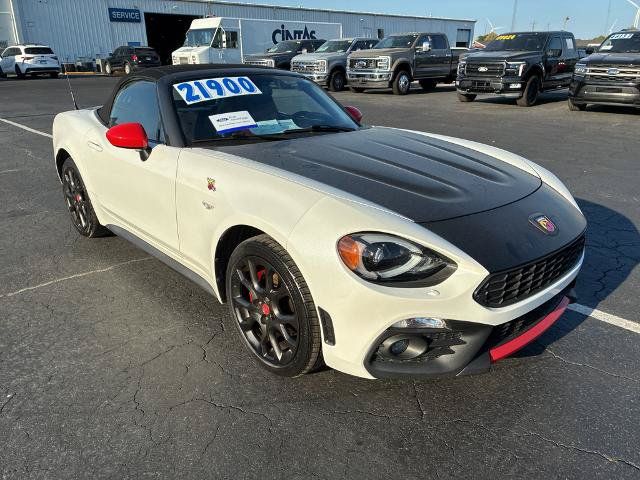 Used 2020 FIAT 124 Spider Abarth w/ Convenience Group RWD image 3