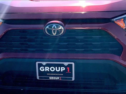 Used 2021 Toyota RAV4 XLE Premium FWD image 30